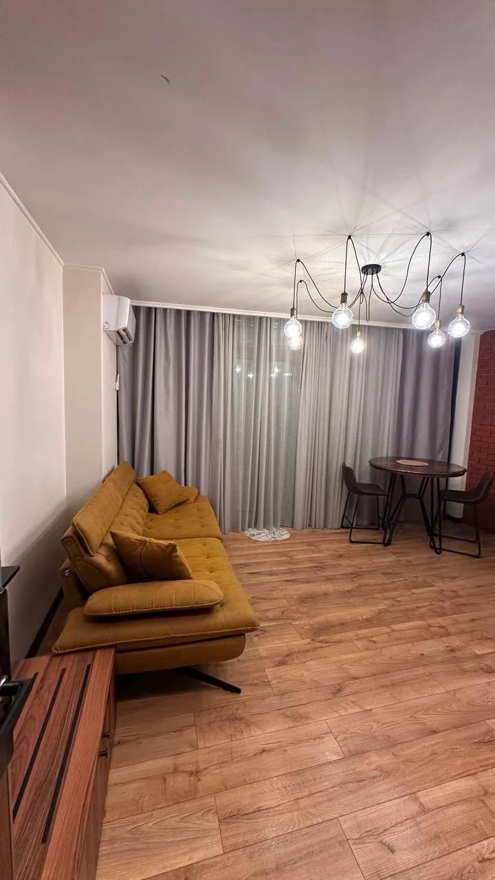 Квартира 1+1 в Батуми · Центр · 38 м² — Фото 1