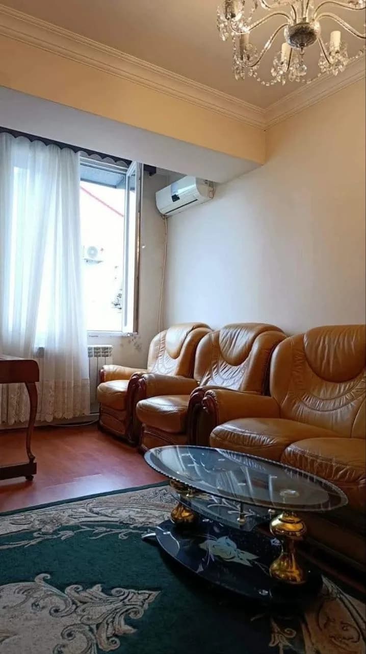 Квартира 1+1 в Батуми · Центр · 55 м² — Фото 1