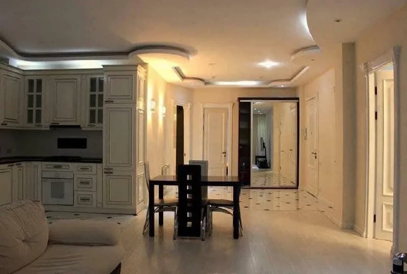 Квартира 3+1 в Батуми · Центр · 130 м² — Фото 2