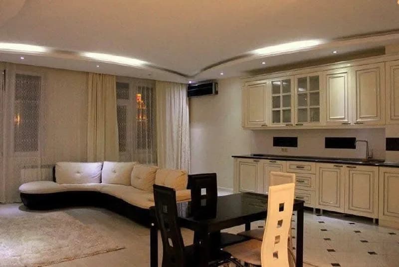 Квартира 3+1 в Батуми · Центр · 130 м² — Фото 3