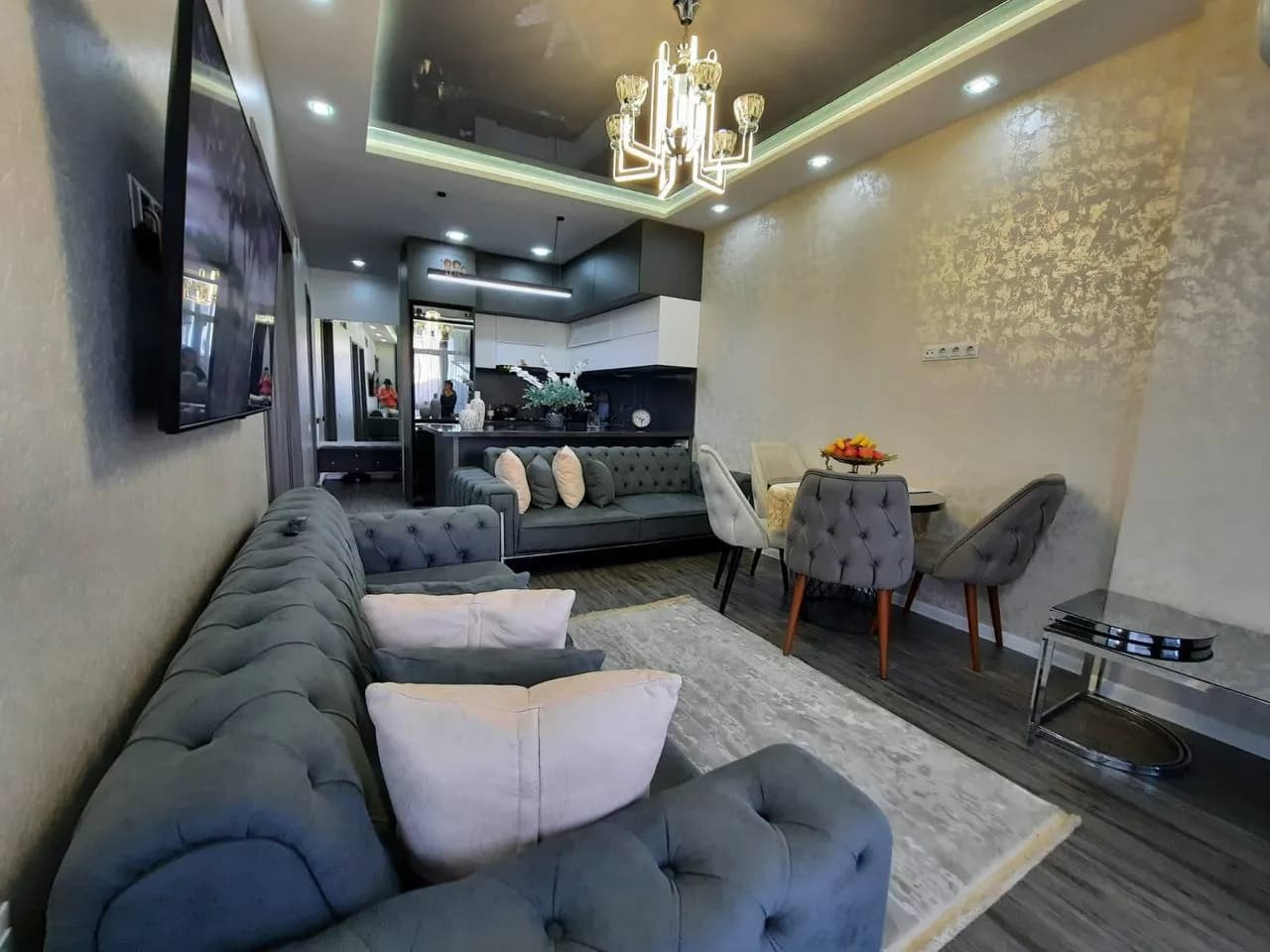 Квартира 3+1 в Батуми · Центр · 80 м² — Фото 1