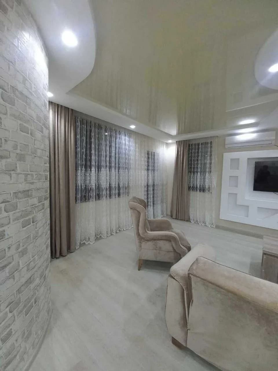 Квартира 2+1 в Батуми · Центр · 100 м² — Фото 3