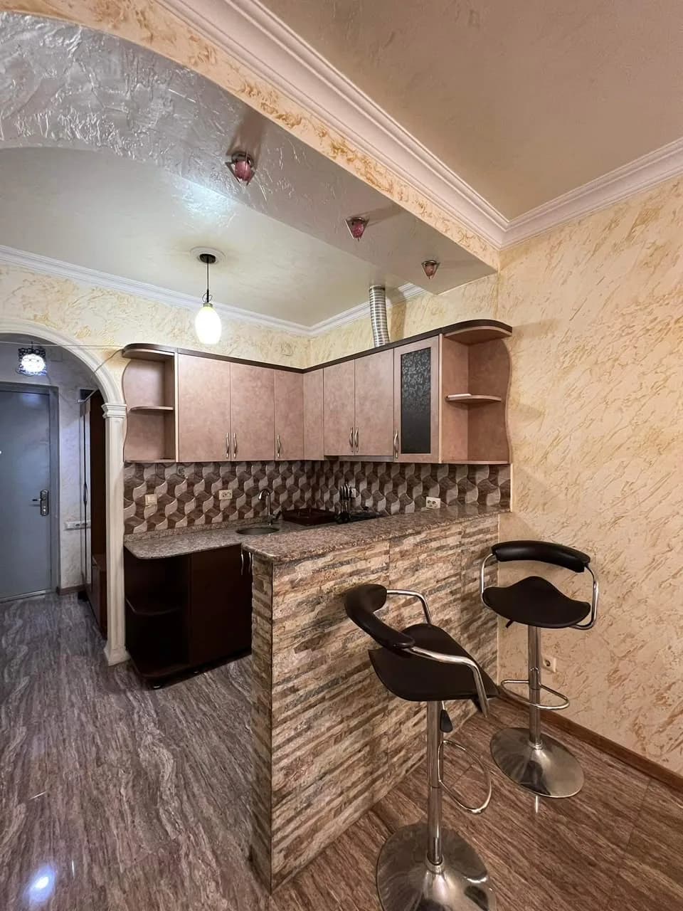 Квартира 2+1 в Батуми · Центр · 65 м² — Фото 3