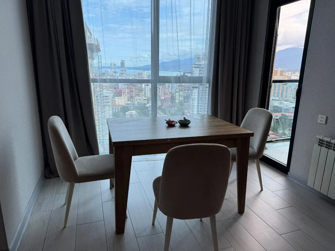 Квартира 1+1 в Батуми · Центр · 55 м² — Фото 1