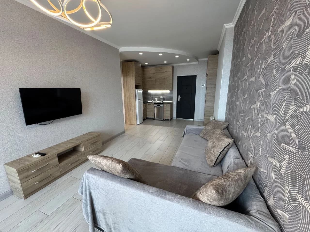 Квартира 1+1 в Батуми · Центр · 55 м² — Фото 2