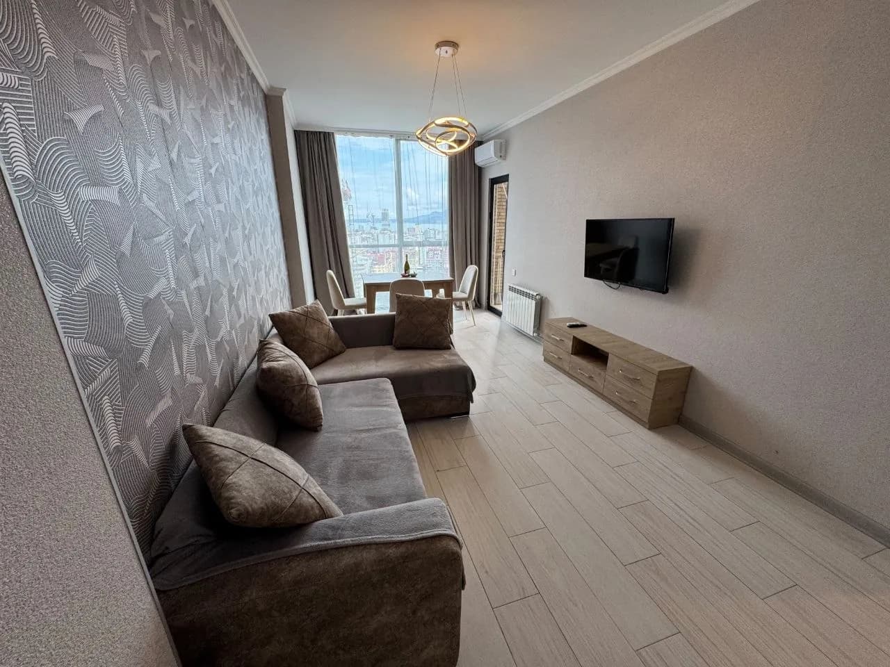 Квартира 1+1 в Батуми · Центр · 55 м² — Фото 4