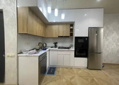 Квартира 2+1 в Батуми · Центр · 80 м²