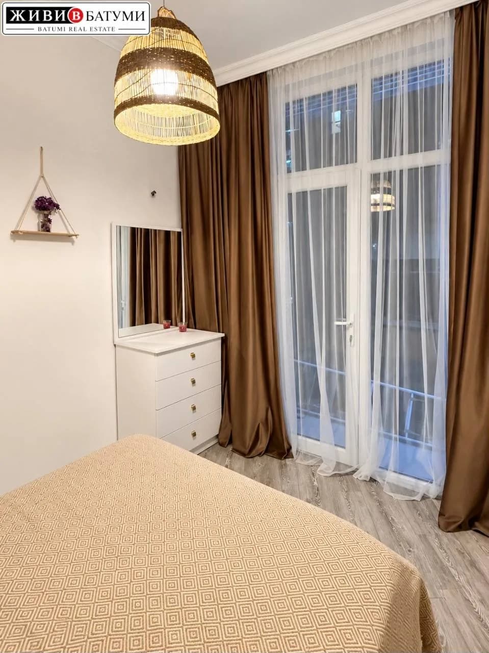 Квартира 2+1 в Батуми · Центр · 65 м² — Фото 4