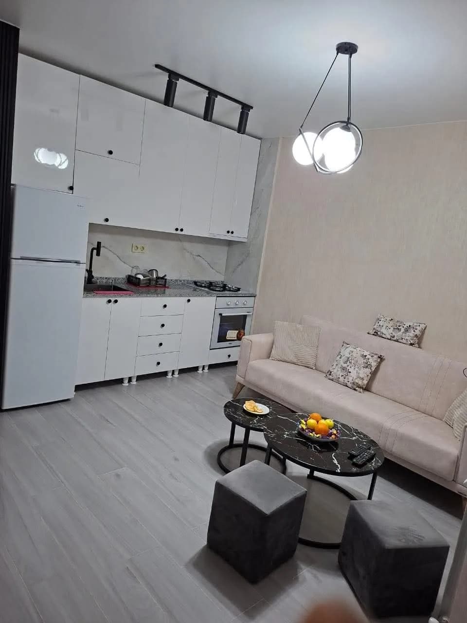 Квартира 1+1 в Батуми · Центр · 45 м² — Фото 1