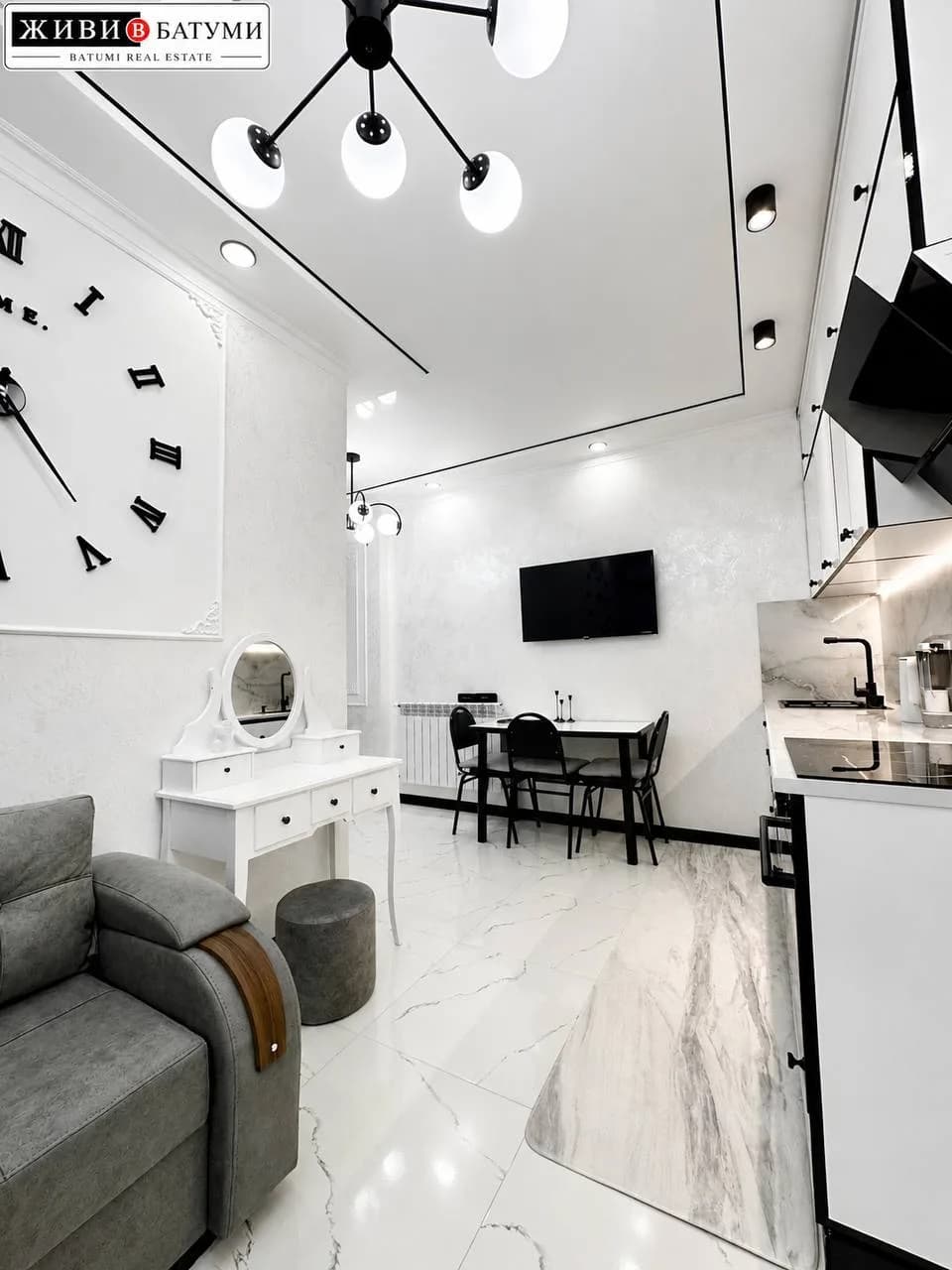Квартира 1+1 в Батуми · Центр · 40 м² — Фото 2
