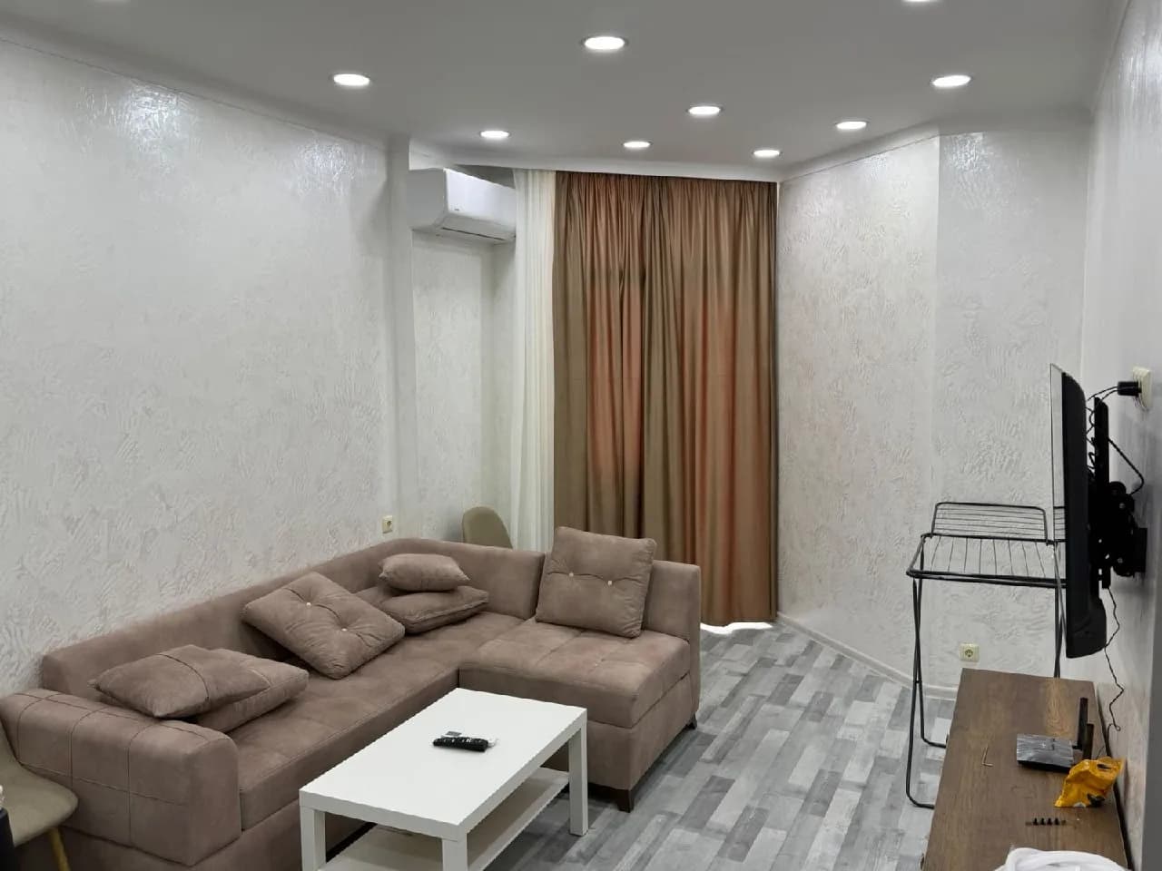 Квартира 1+1 в Батуми · Новый бульвар · 50 м² — Фото 1