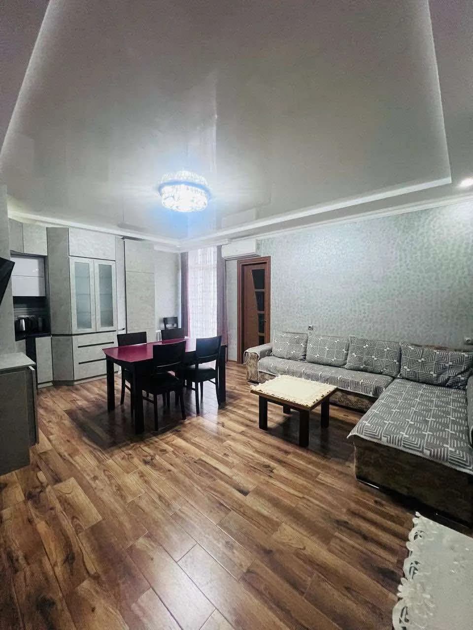Квартира 2+1 в Батуми · Центр · 70 м² — Фото 3
