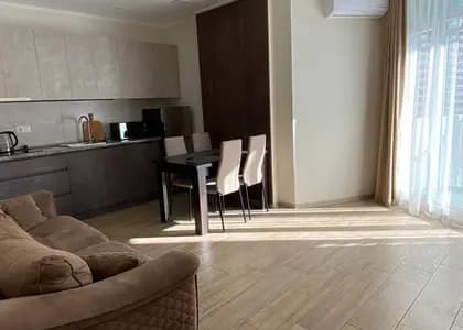 1+1 в Bat Towers, Новый бульвар