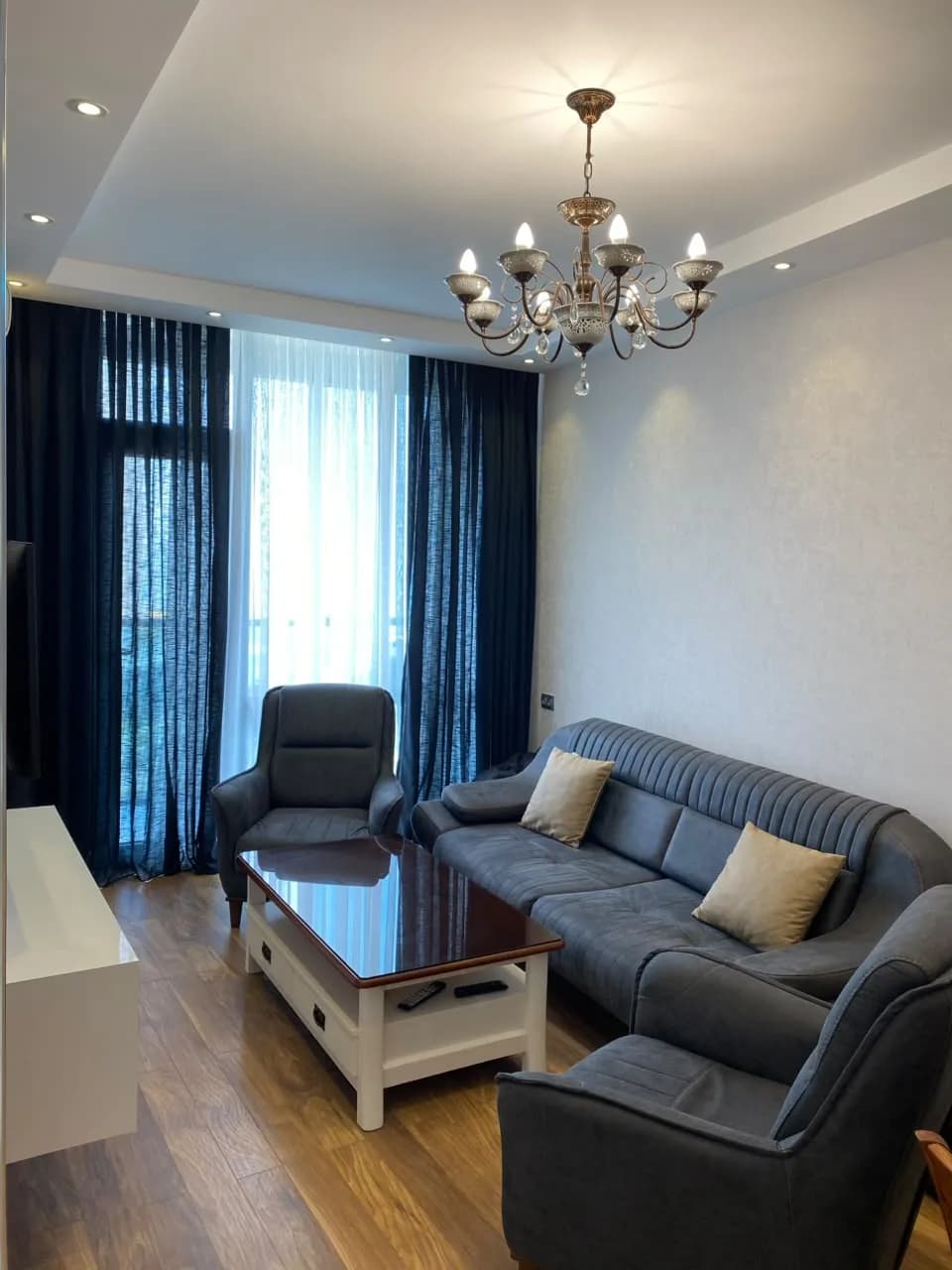 Квартира 1+1 в Батуми · Центр · 50 м² — Фото 1