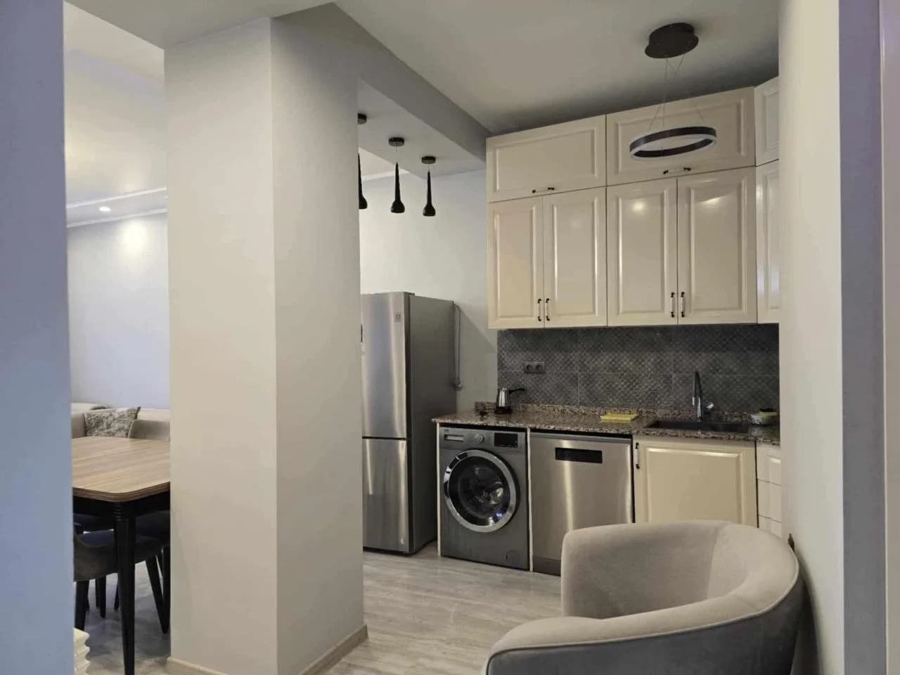 Квартира 2+1 в Батуми · Центр · 86 м² — Фото 4