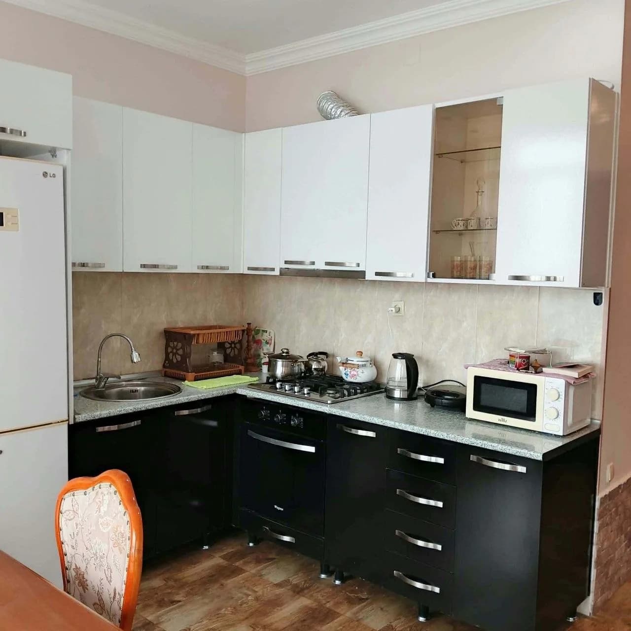 Квартира 1+1 в Батуми · Центр · 50 м² — Фото 1