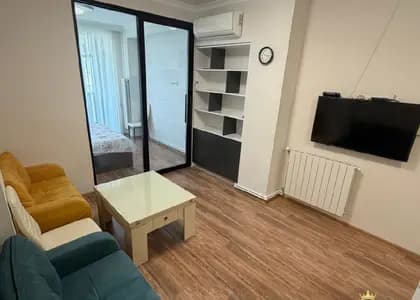 Квартира 1+1 в Батуми · Центр · 48 м²