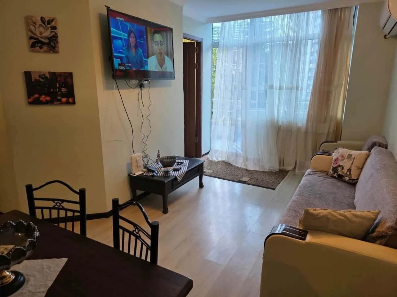Квартира 1+1 в Батуми · Центр · 50 м² — Фото 1