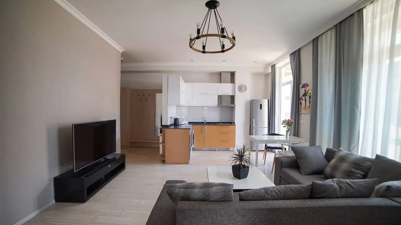 Квартира 2+1 в Батуми · Центр · 90 м² — Фото 3