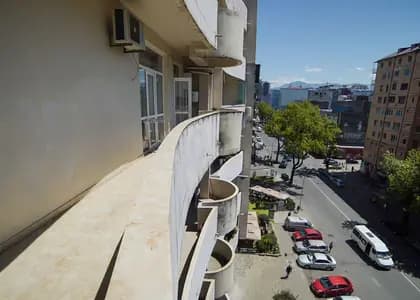 Квартира 2+1 в Батуми · Центр · 90 м²
