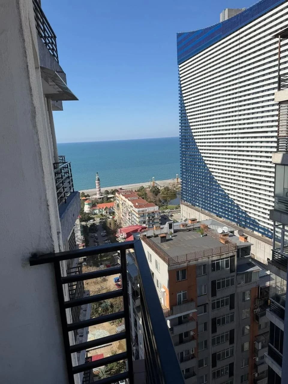 Квартира 2+1 в Батуми · Центр · 65 м² — Фото 1