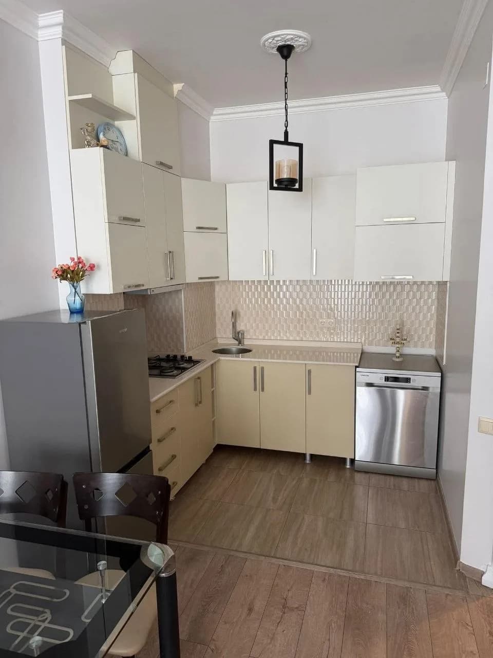 Квартира 2+1 в Батуми · Центр · 65 м² — Фото 4