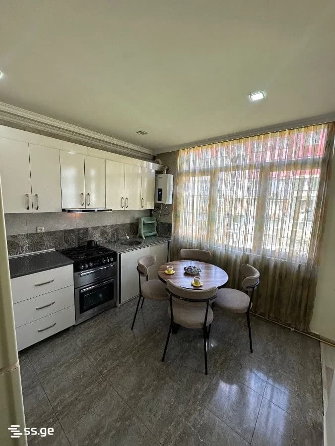 Квартира 1+1 в Батуми · 55 м² — Фото 3
