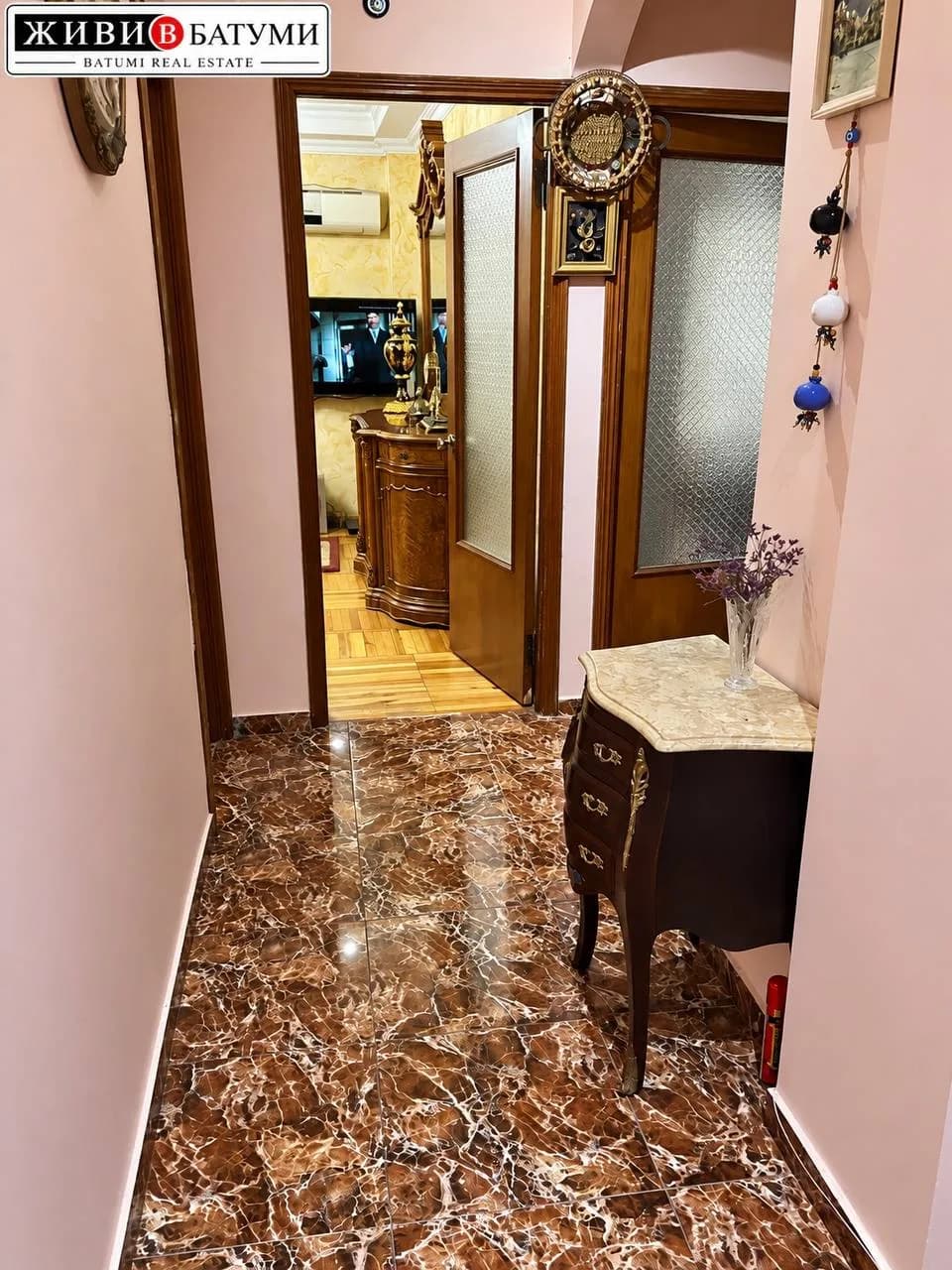 Квартира 1+2 в Батуми · 70 м² — Фото 1
