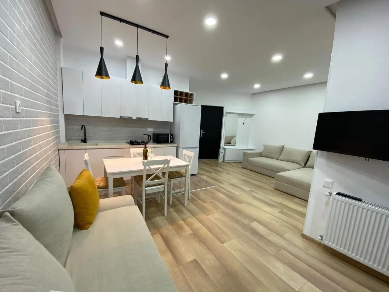 Квартира 1+1 в Батуми · Центр · 50 м² — Фото 2