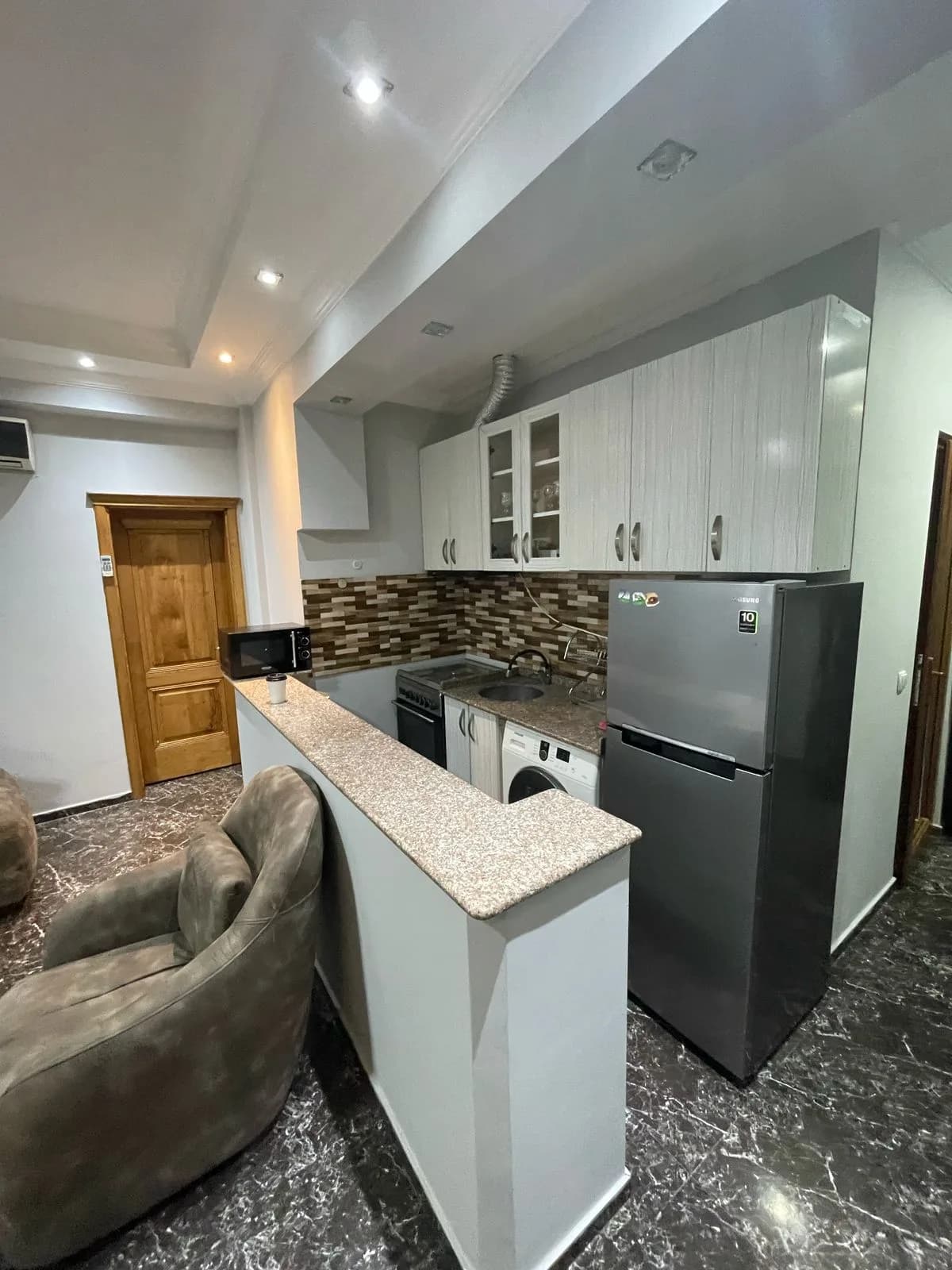 Квартира 1+1 в Батуми · 56 м² — Фото 4