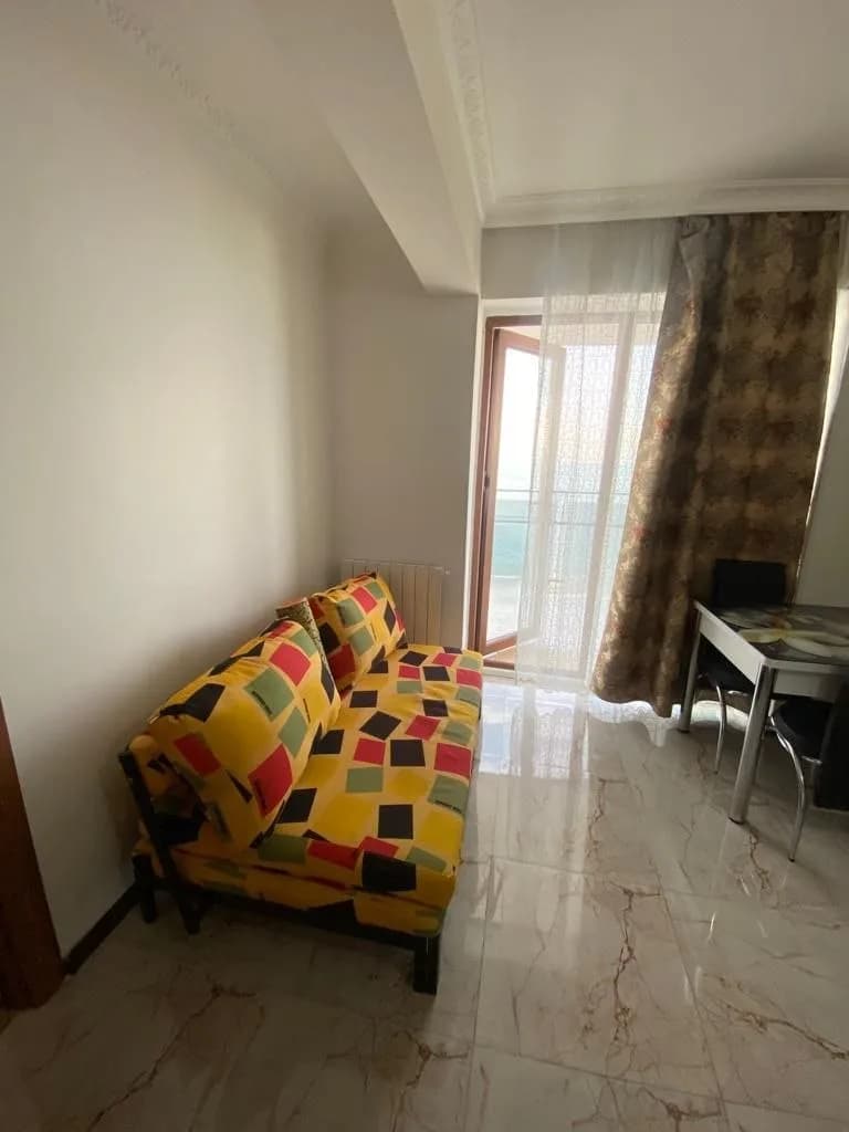Квартира 1+1 в Батуми · Центр · 52 м² — Фото 2