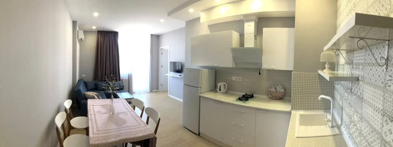 Квартира 1+1 в Батуми · Центр · 50 м² — Фото 2