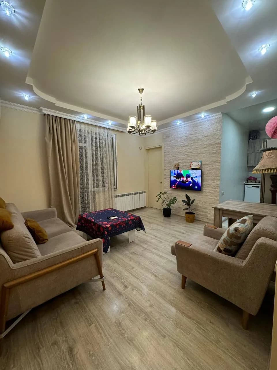 Квартира 1+1 в Батуми · Центр · 55 м² — Фото 1