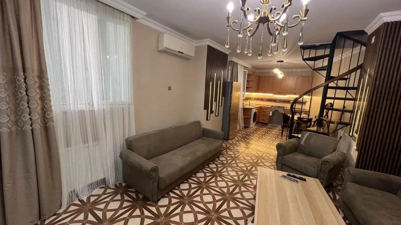 Квартира 2+1 в Батуми · Центр · 105 м² — Фото 1