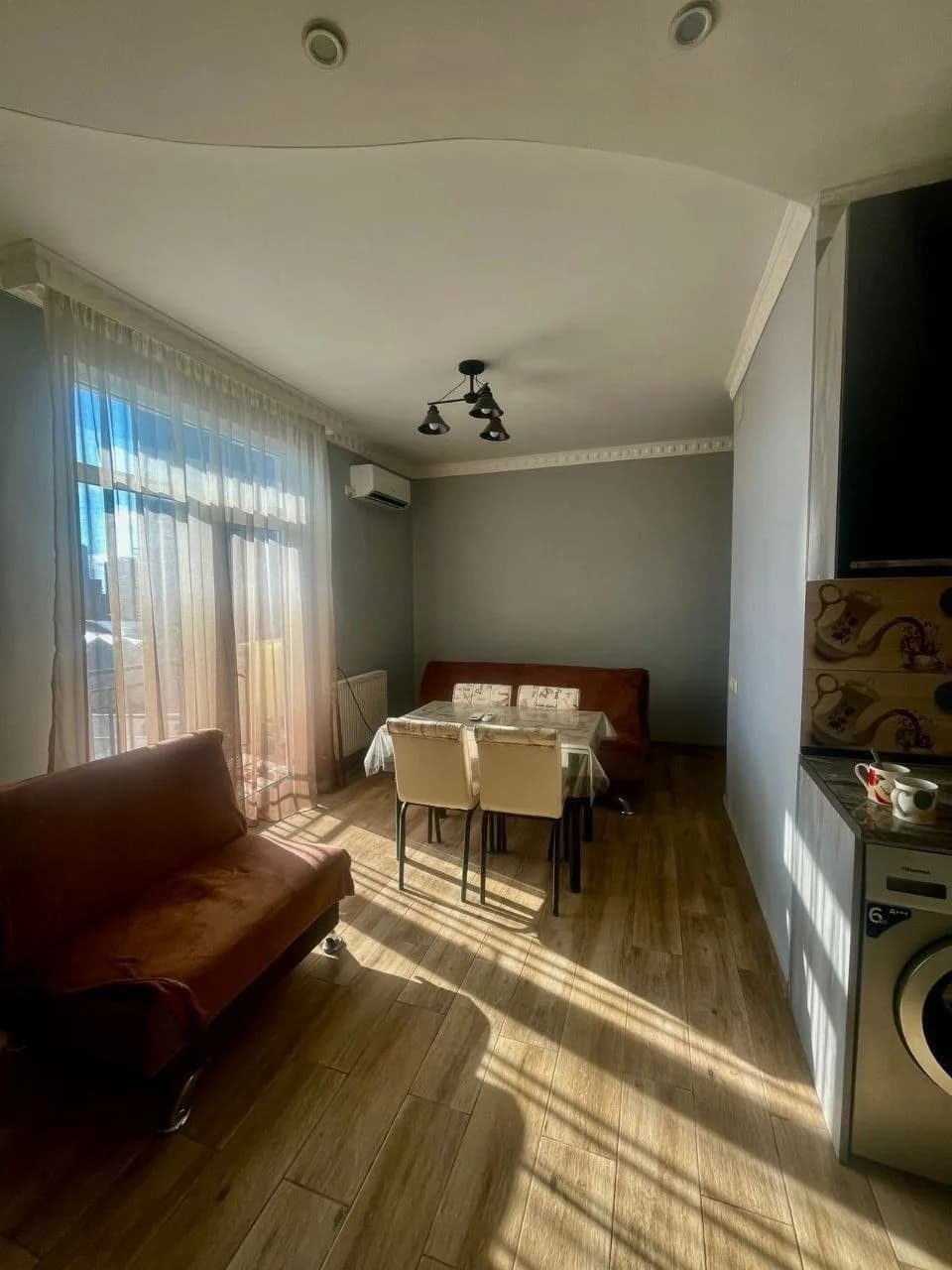 Квартира 1+1 в Батуми · Центр · 45 м² — Фото 1