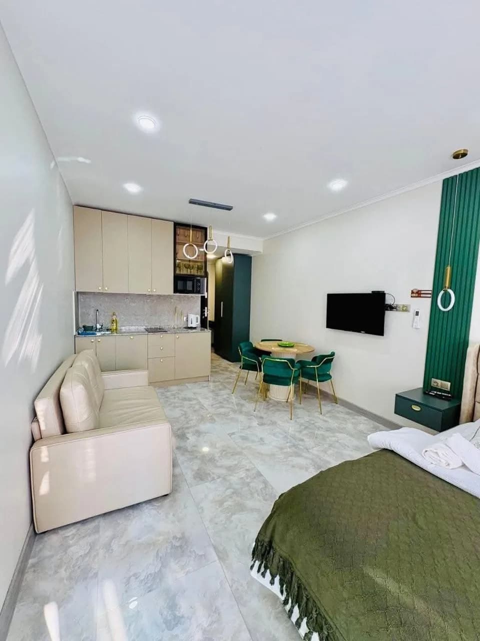Студия в Батуми · 37 м² — Фото 4