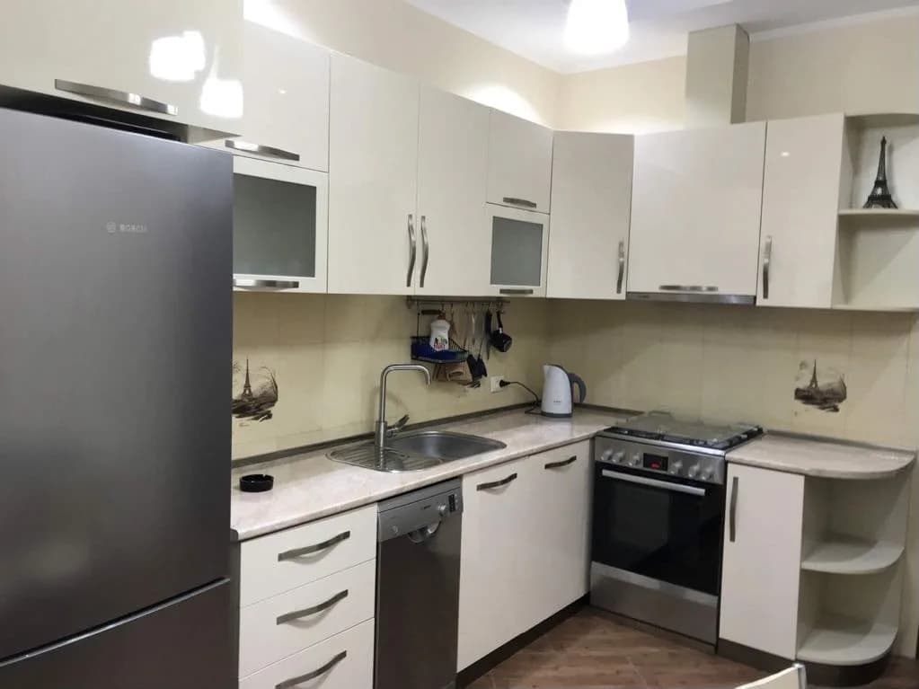 Квартира 2+1 в Батуми · Центр · 100 м² — Фото 1