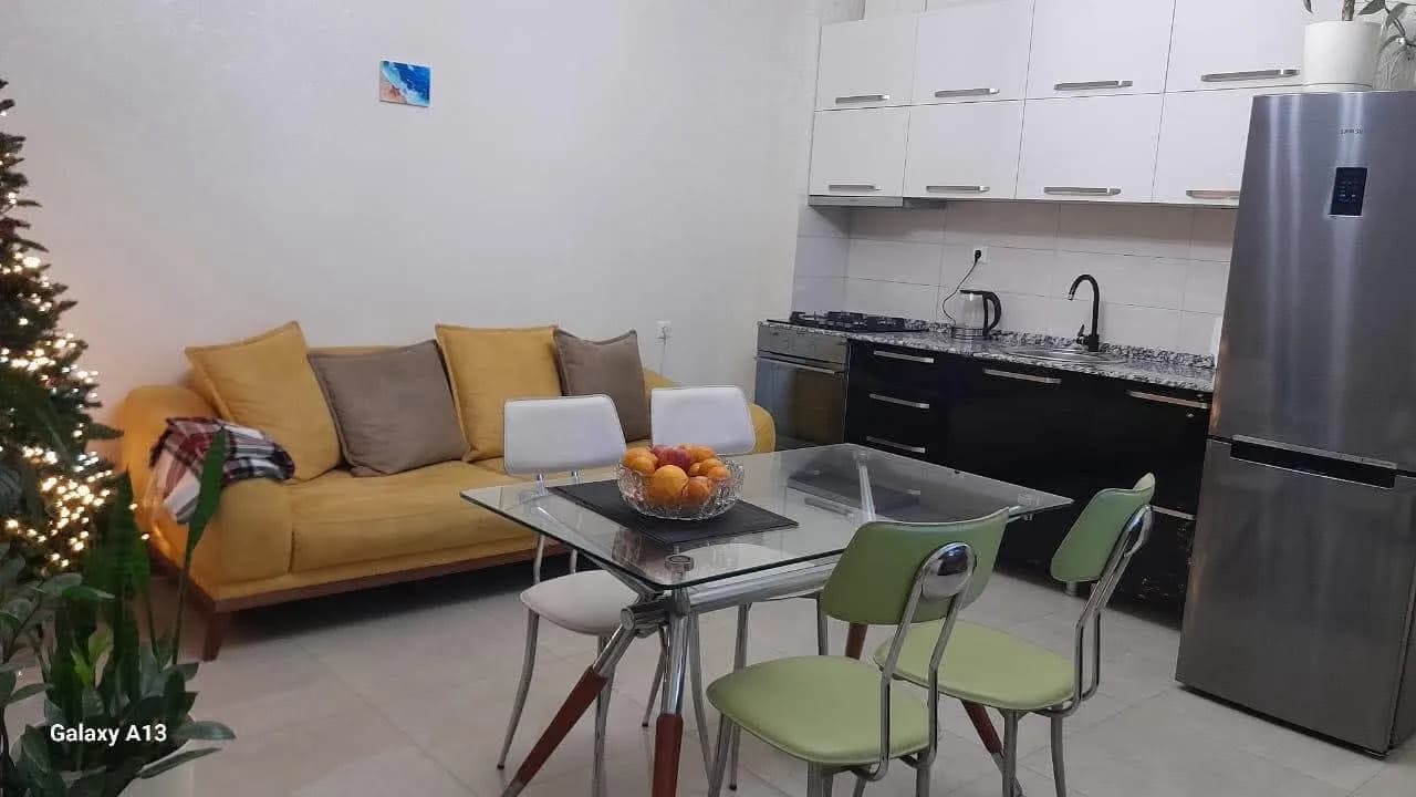 Квартира 1+1 в Батуми · Центр · 60 м² — Фото 1