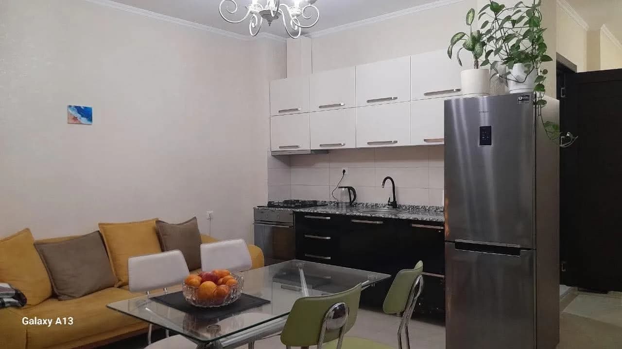 Квартира 1+1 в Батуми · Центр · 60 м² — Фото 2