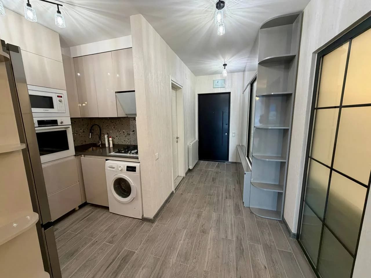 Квартира 2+1 в Батуми · Центр · 65 м² — Фото 1
