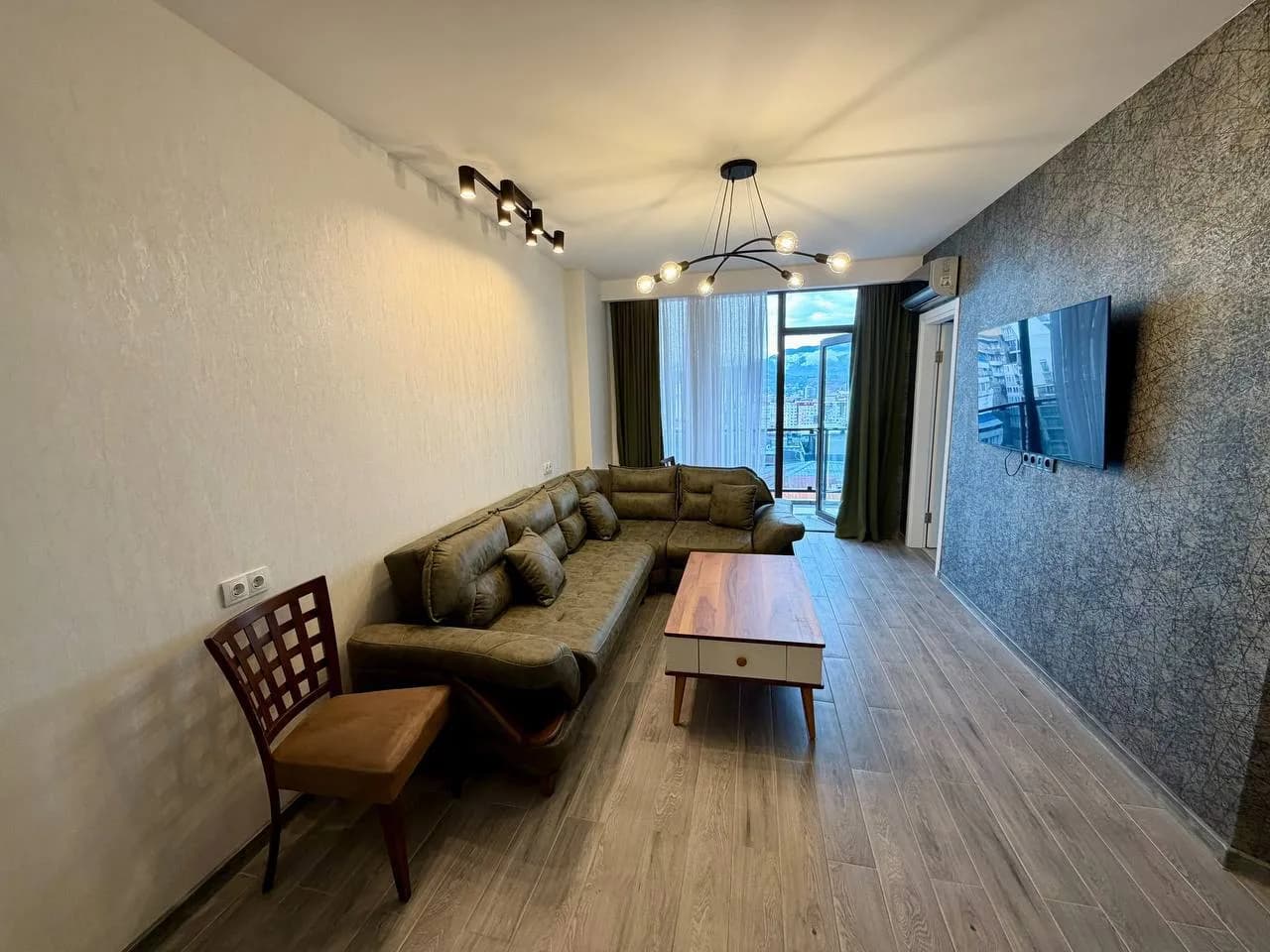 Квартира 2+1 в Батуми · Центр · 65 м² — Фото 4