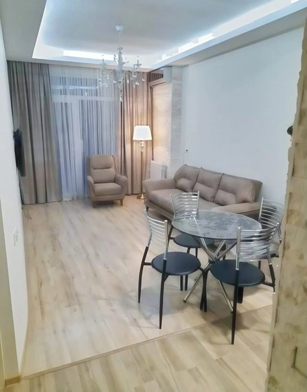 Квартира 1+1 в Батуми · Центр · 50 м² — Фото 2
