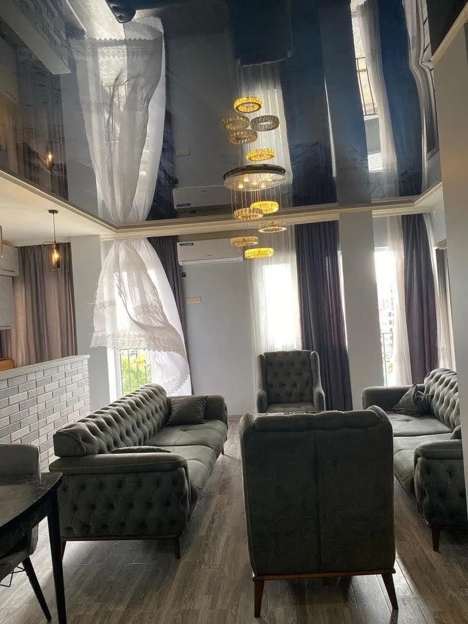 Квартира 2+1 в Батуми · Центр · 78 м² — Фото 1