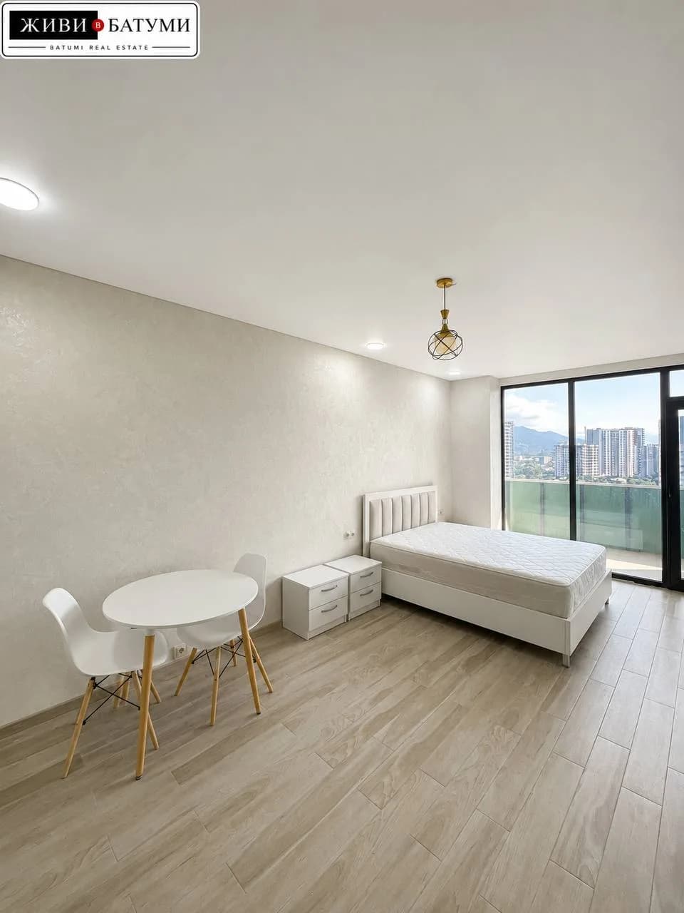 Студия в Батуми · Центр · 40 м² — Фото 1