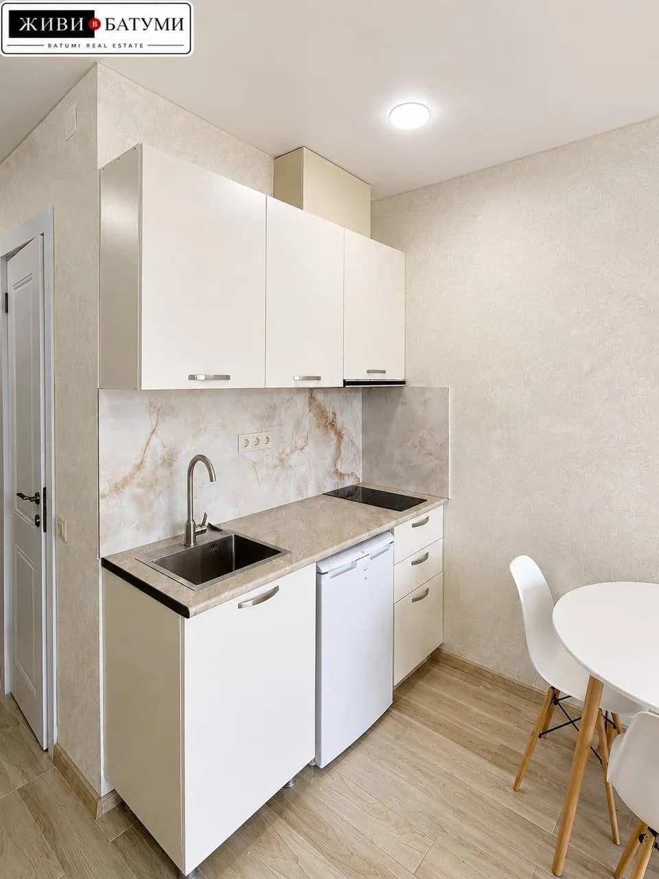 Студия в Батуми · Центр · 40 м² — Фото 4
