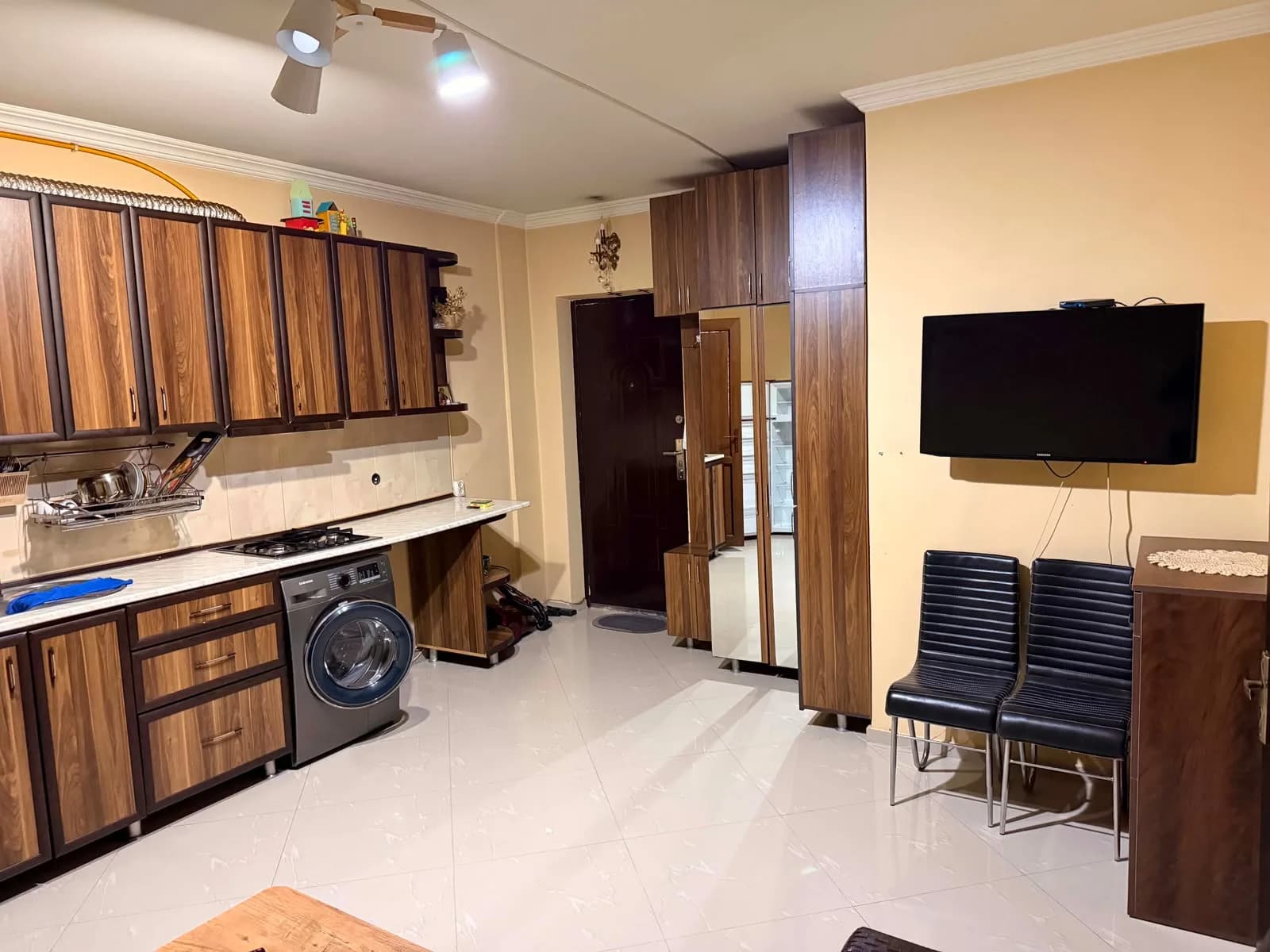 Квартира 1+1 в Батуми · Центр · 38 м² — Фото 2