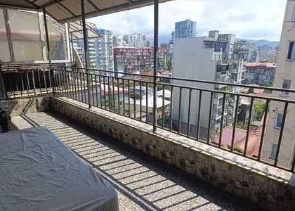 Квартира 2+1 в Батуми · Центр · 95 м²
