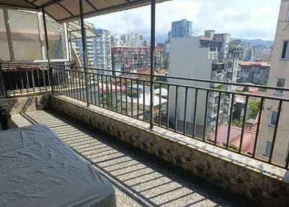Квартира 2+1 в Батуми · Центр · 95 м²