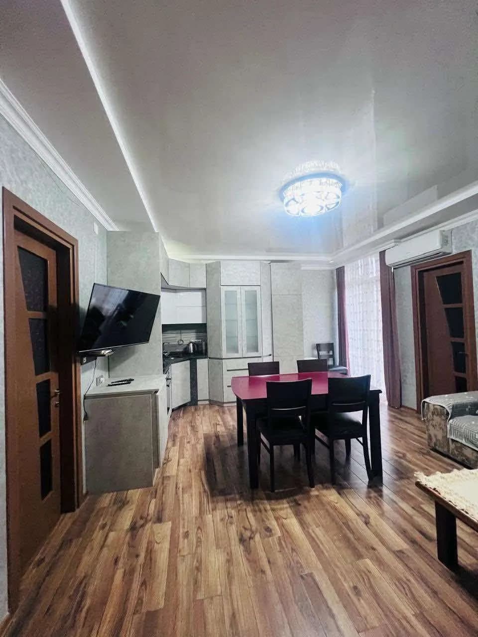 Квартира 2+1 в Батуми · Центр · 70 м² — Фото 2