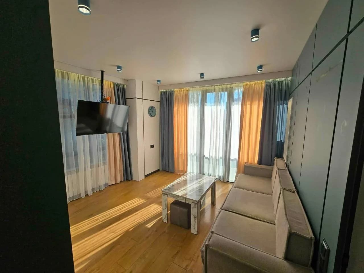 Квартира 1+1 в Батуми · Центр · 45 м² — Фото 1